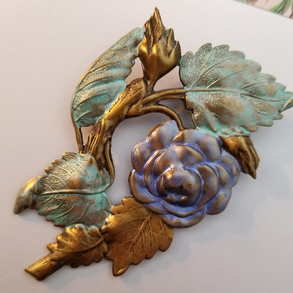 Relisted- - Vintage lavender rose brooch antique gold tone pin - Picture 2 of 10